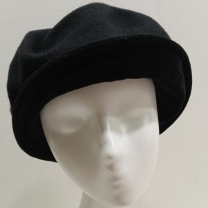 CAPPELLO BASCO NERO 100% LANA MADE IN ITALY MISURA S 55/56