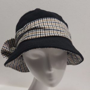 CAPPELLO CLOCHE NERO LANA MADE IN ITALY TAGLIE 59 e 61