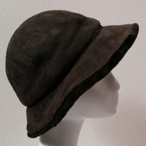 CAPPELLO IN VERO MONTONE MARRONE TESTA MORO MISURA 58/59 MADE IN ITALY