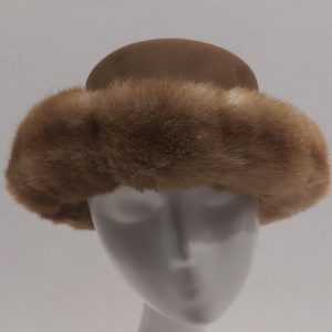 CAPPELLO BEIGE SCURO IN FELTRO LANA CON PELLICCIA ECOLOGICA MADE IN ITALY