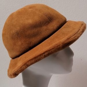 CAPPELLO IN VERO MONTONE CUOIO MISURA 56 MADE IN ITALY