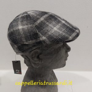 COPPOLA BERRETTO CON PARAORECCHIE GRIGIO SCOZZESE MADE IN ITALY misura 55
