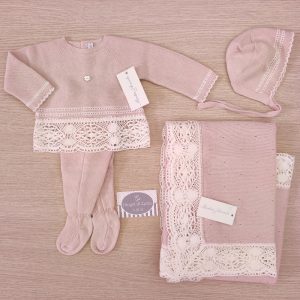 Corredino nascita Martin Aranda – Rosa Empolvado con Pizzo Macramè