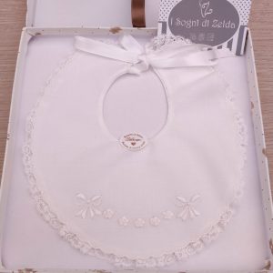 Bavaglino Panna Ricamato a mano – Fiori e Fiocchi Bianco
