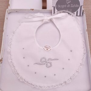Bavaglino Bianco Ricamato a mano – Fiocco e Pois Grigio