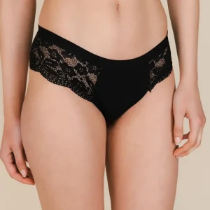 Brasiliana in morbido cotone e pizzo