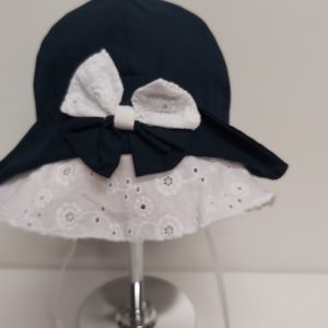 Cappello bimba cloche puro cotone pizzo sangallo blu bianco Made in Italy