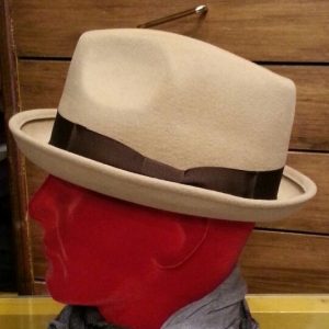 Cappello pork pie in feltro di Lapin beige cammello made in Italy